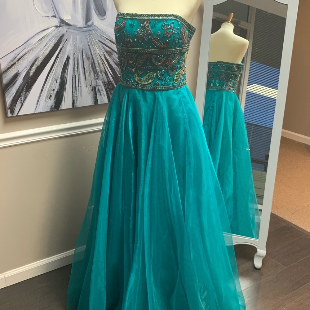 Sherri Hill Strapless Gown